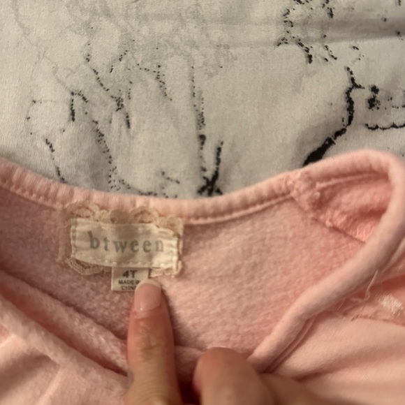 Btween sweatsuit set size 4 t good condition - Picture 2 of 2